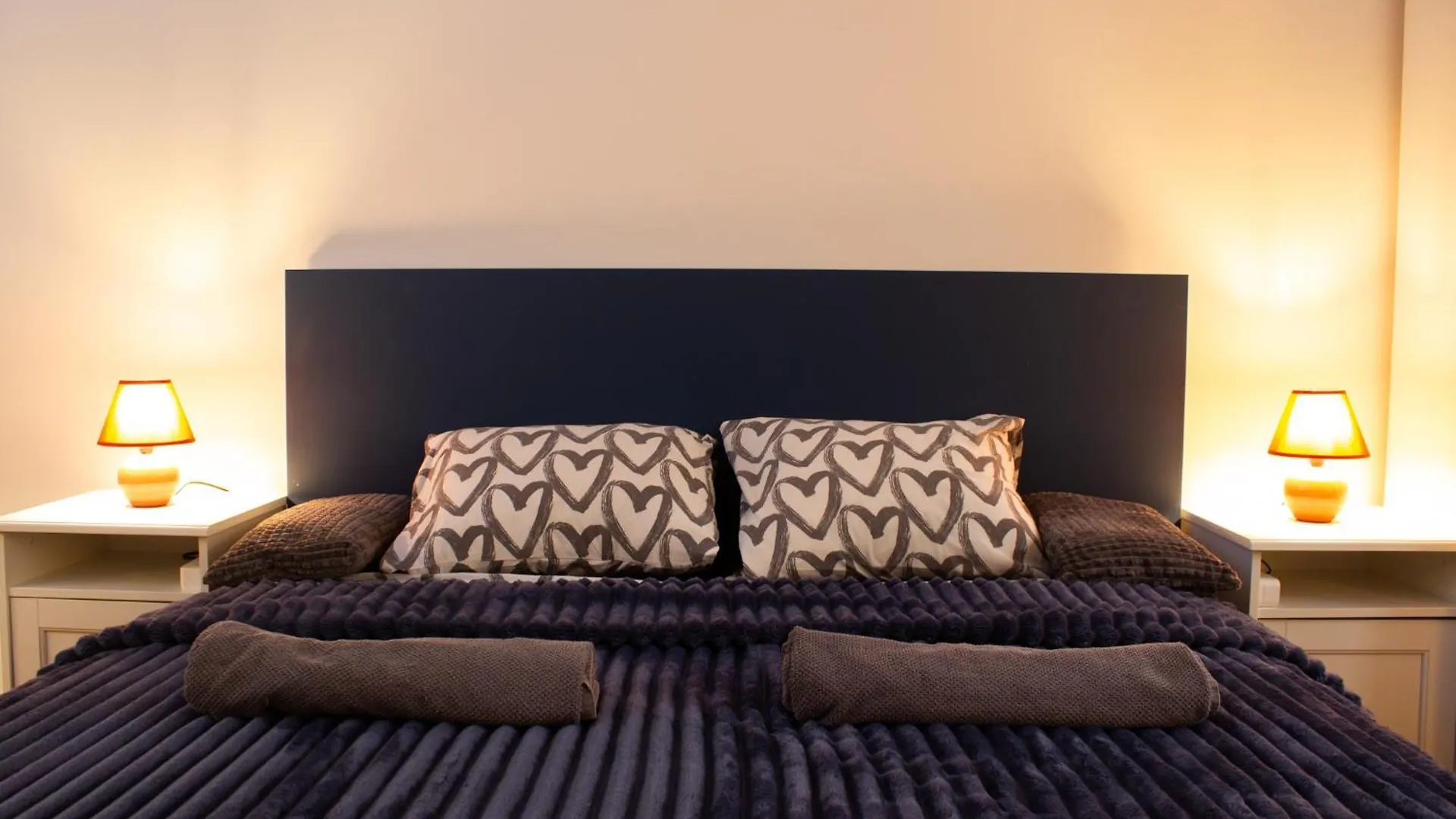 Stunning Parkside View - Unwind At Parklane Lejlighed Budapest Ungarn