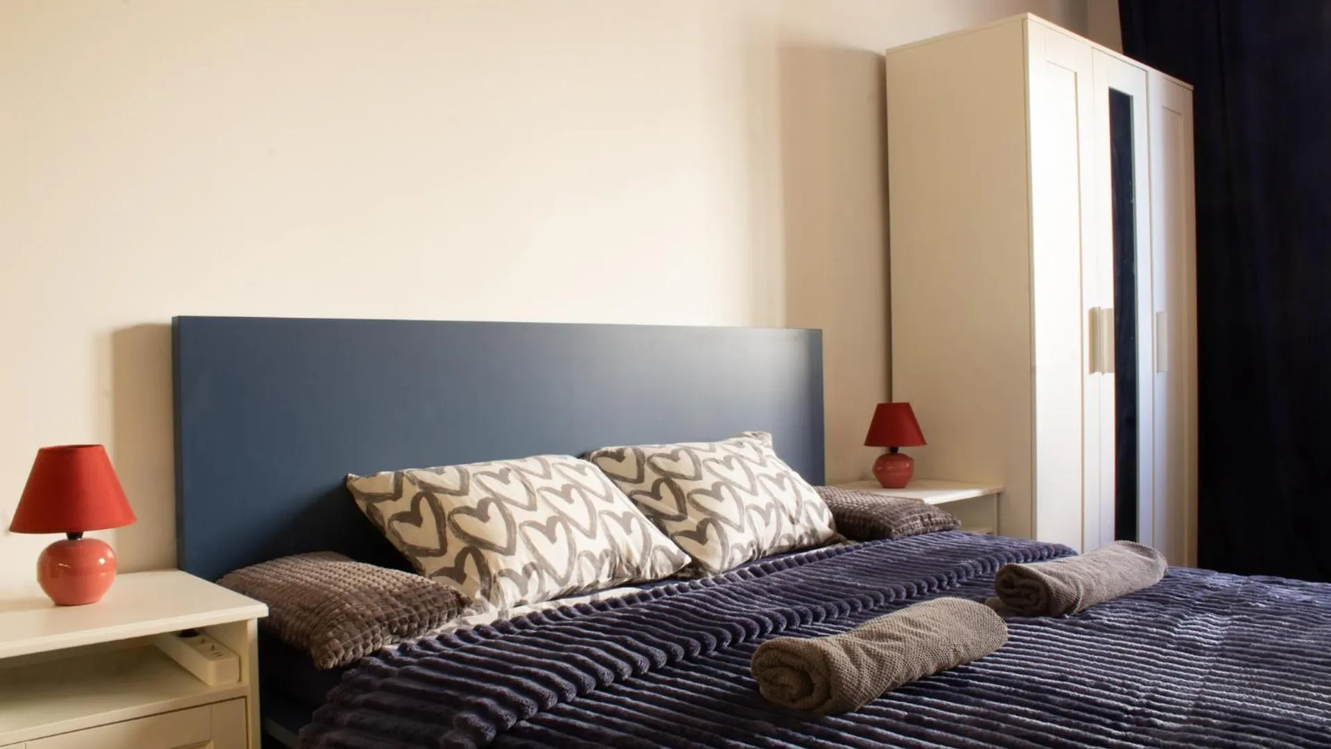 Stunning Parkside View - Unwind At Parklane Lejlighed Budapest 0*,  Ungarn